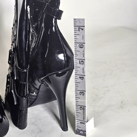 Ellie shoes Black knee boots, with buckles and studs. Size 10 - Picture 7 of 9